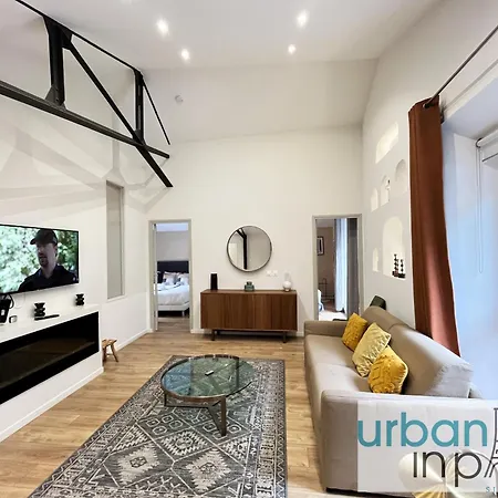 Urban Flat 161 - Luxury 4 Bedrooms Париж