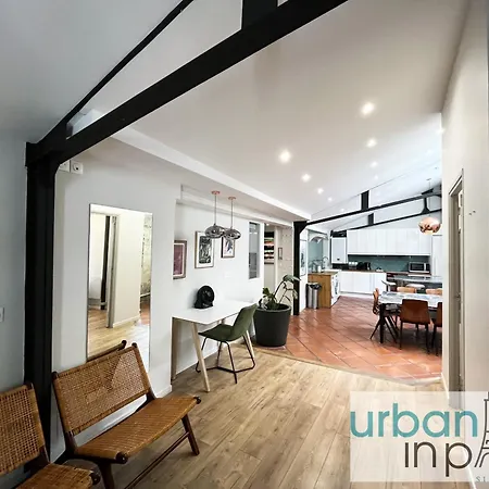 Urban Flat 161 - Luxury 4 Bedrooms Апартаменты *