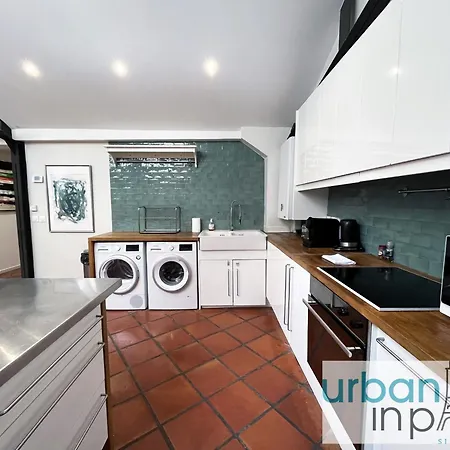 Апартаменты Urban Flat 161 - Luxury 4 Bedrooms