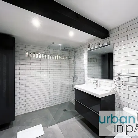 Urban Flat 161 - Luxury 4 Bedrooms Париж
