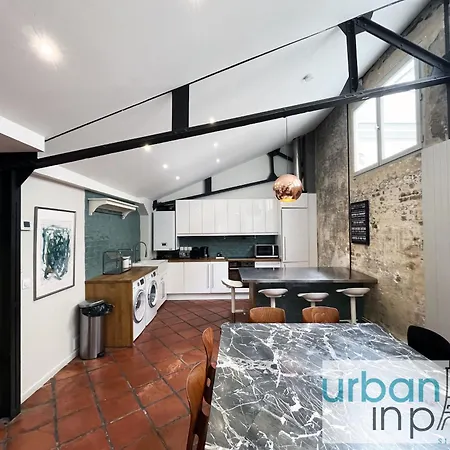 Urban Flat 161 - Luxury 4 Bedrooms Апартаменты